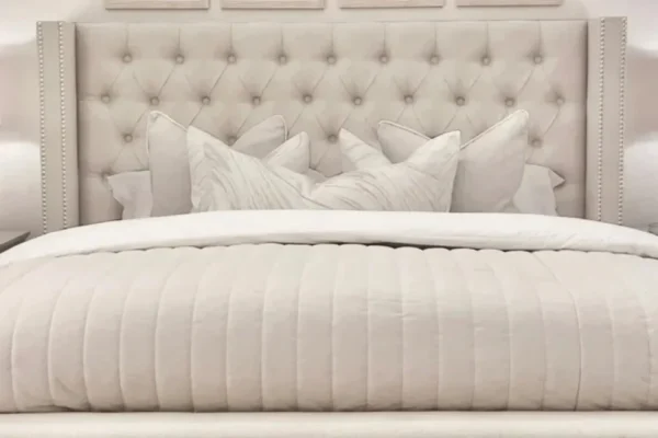 Baldrine Luxury Bed - Image 3